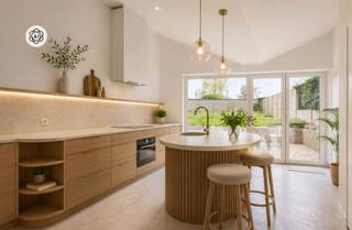 <p>Gerenoveerde en instapklare woning op een bijzonder fijne locatie. De woning beschikt over twee comfortabele slaapkamers, een kelder, een vernieuwde badkamer en een nieuwe, praktische keuken. In de ruime en lichtrijke leefruimte voelt elke dag aangenaam aan. Buiten geniet je van een grote, zonnige tuin met een mooi terras.<br /><br />Met school en winkels op wandelafstand, en een uitstekende verbinding naar de R8 en het centrum, biedt deze woning een perfecte combinatie van comfort, rust en bereikbaarheid. Een mooie kans voor wie zorgeloos wil wonen<br /><br />Meer info of plan je bezoek via denis@immobeguin.be</p>