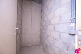 1 Ondergrondse berging te koop aan €3900, wees er snel bij!Vlot bereikbaar, zeer veilig en is uitgerust met automatische poorten.P-score: B G-score:...