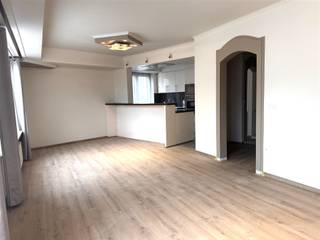 <h3><span>Turnkey 2-bedroom apartment for rent in Kortrijk</span></h3><p><span>Peter Benoitstraat 7,</span><span> Kortrijk<br />930/month<br />Garage</span><span>to rent for 50/month</span></p><p><span>Fully renovated apartment with a bright living space, modern kitchen with cooking island and breakfast bar, two bedrooms, office space and stylish bathroom with walk-in shower.</span></p><p><span>The apartment is finished with quality materials and offers a contemporary feel in a quiet but central location near stores, restaurants and public transport.</span></p><p><span>Advantages:</span><span> ready to move in, lots of light, modern finish, possibility of garage.</span></p><p><span>Ideal for those who want to live comfortably and carefree in the heart of Kortrijk.</span></p><p><span>Contact us for a visit!</span></p>
