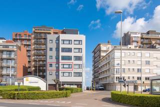 This bright and ready-to-move-in corner apartment is located on the second floor of the well-maintained Residence “Majestic”, a stone's throw from the seafront. Thanks to its southern orientation and convenient location, you can enjoy the sun and a unique, panoramic view of the dunes here. In addition, everything you need, from shops and cozy cafes to public transport (coastal tram), is within walking distance.<br /><br />Layout:<br />- entrance hall <br />- spacious living space with a beautiful view over the dunes<br />- installed kitchen<br />- bathroom with shower, sink and washing machine connection<br />- guest toilet<br />- bedroom 1 (13m²)<br />- bedroom 2 (9m²)<br />- terrace (3m²)<br /><br />Pluses:<br />- a few metres from the Zeedijk!<br />- recent facade renovation<br />- new windows on the front façade<br />- beautiful open view over the dunes<br />- EPC label B<br />- sunny south-facing apartment<br />- bright corner apartment (beautiful façade width) <br />- recently renovated entrance hall<br />- easily accessible with plenty of parking in the immediate vicinity.<br /><br />Are you looking for a two-bedroom apartment with an open view for sale in Middelkerke? Don't hesitate to book your appointment today!<br /><br />These AI visualizations are meant to inspire. Technical specifications, urban planning regulations or the concrete possibilities for realization were not taken into account.<br /><br />These AI visualizations are intended as inspiration. No technical specifications, urban planning regulations, or concrete realization possibilities were taken into account.