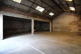 17 overdekte autostaanplaatsen te huur aan de Grote Markt van Tienen (Residentie 'De Zuidkant'). De toegang tot de autostaanplaatsen geschiedt via...