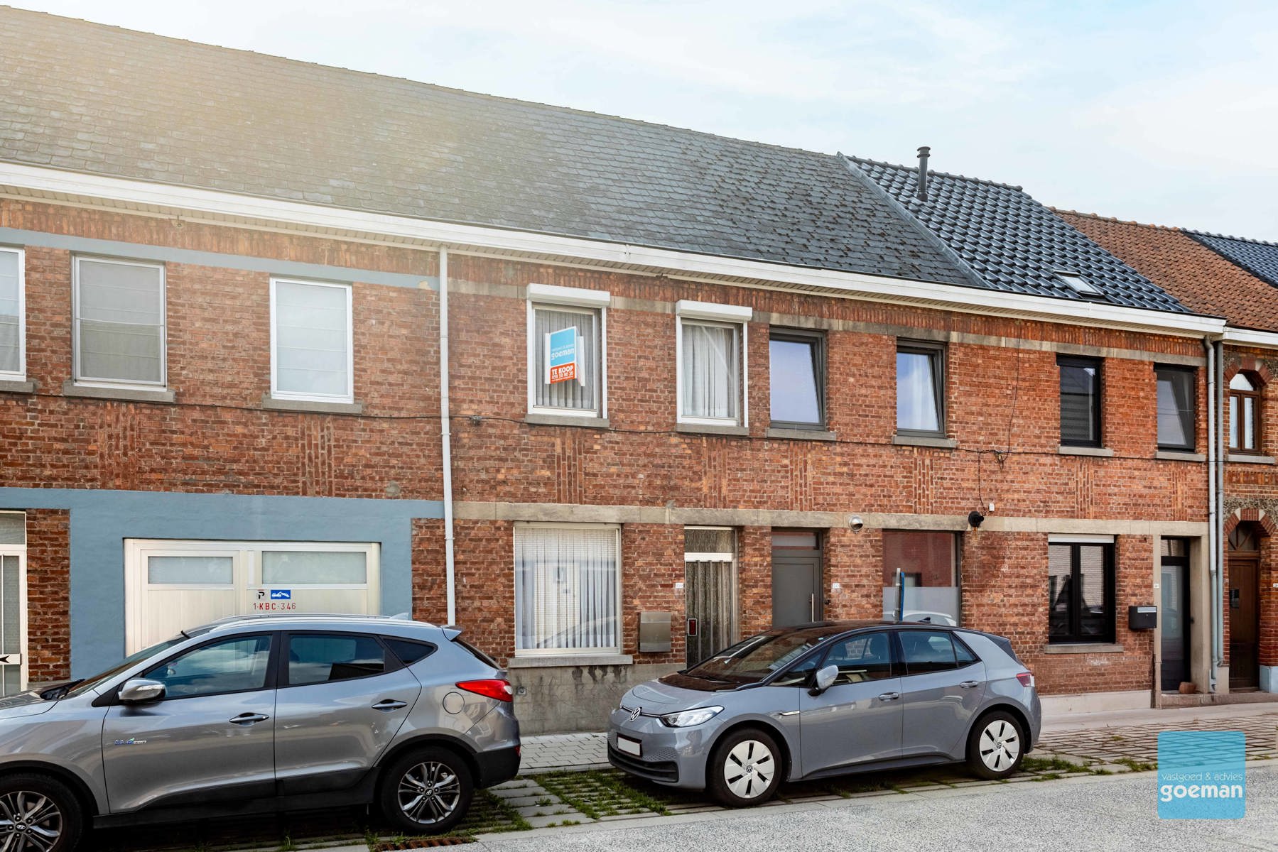 Te renoveren gesloten bebouwing te Lokeren - foto 1