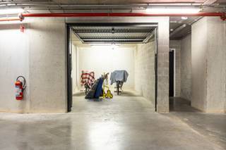 Deze ondergrondse garagebox in Turnova is gelegen in de privatieve delen van het gebouw.De box heeft een oppervlakte van 22,40 m²...