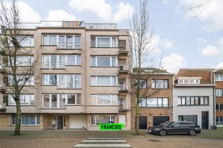Deze ruime garage bevindt zich in het Westerkwartier te Oostende. Op een boogscheut van het centrum heeft u hier alles binnen handbereik. <br /><br />Deze garage leent zich perfect tot stockage of als parkeerplek. <br /><br />Aarzel niet en neem contact op voor meer info of een afspraak. <br /><br />