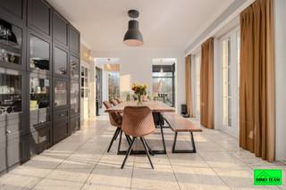 +++ Hunselstraat 13, LENNIK +++In een bijzonder rustige en groene omgeving, midden in het prachtige Pajottenland, bevindt zich deze charmante villa...