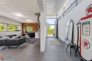 Op een uitstekende locatie te Baal (Tremelo) bevindt zich deze prachtige, moderne villa met een bewoonbare oppervlakte van 295 m² op een perceel...