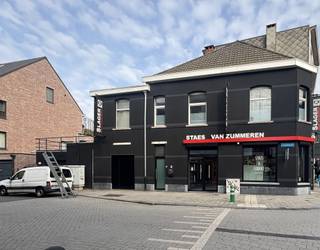 Uniek en ruim triplex appartement met 4 slaapkamers in hartje TurnhoutBent u op zoek naar ruimte, licht en een centrale ligging? Dan is dit...