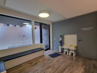 Gelegen in een zijstraat van het bruisende centrum van Zedelgem, schittert dit prachtige commerciële pand. Het pand heeft de mogelijkheid om...