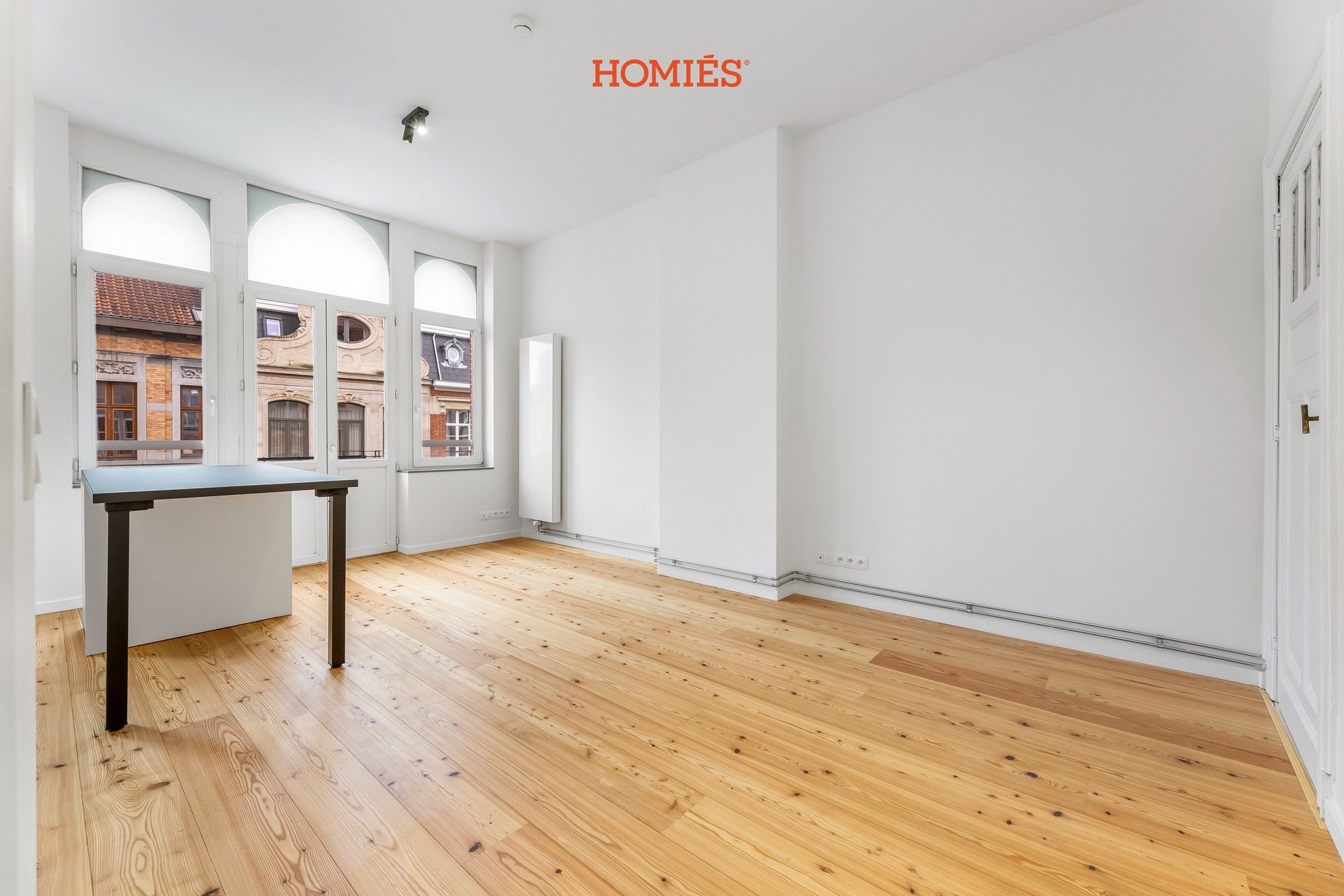 Gerenoveerd appartement met terras/balkon in historisch pand - photo 2