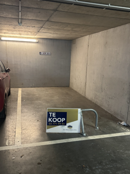 ondergrondse parkeerplaats op -1, voor eigen gebruik, vrij van huurder, ook als investering, gemakkelijk te verhuren aan 1.000 euro/jaar
