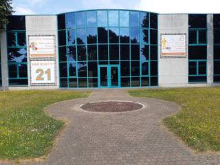 TE HUUR - Heusden-ZolderMooi industrieel gebouw gelegen op het industrieterrein voor ambachtelijke bedrijven en KMO's "Zolikken" (op minder dan 5km...