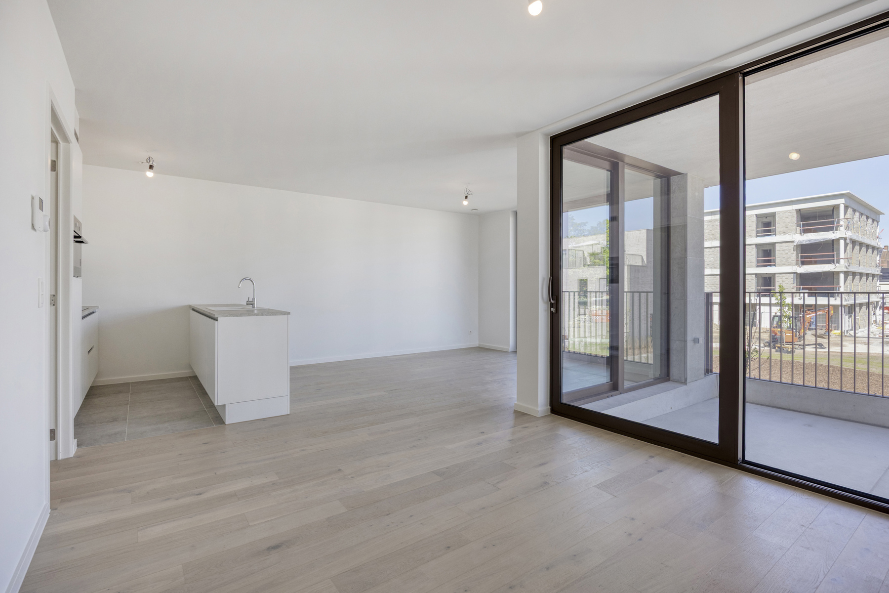 Nieuwbouwappartement met 2 slaapkamers, terras en autostpl - foto 2