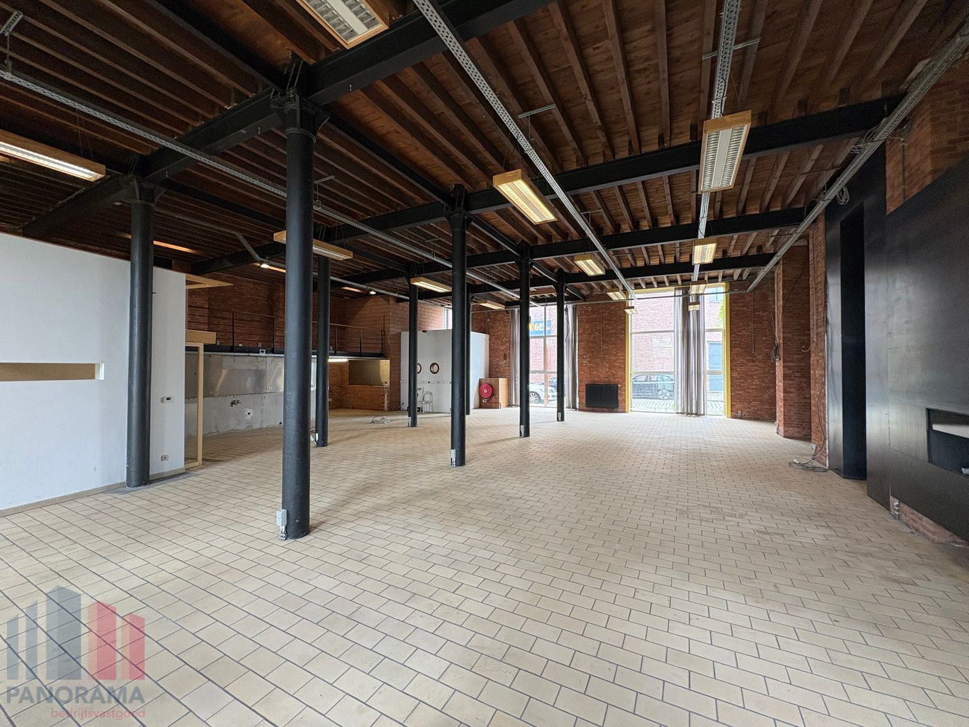 Stijlvol loftkantoor van 450 m² in de Voorhaven van Gent - photo 4