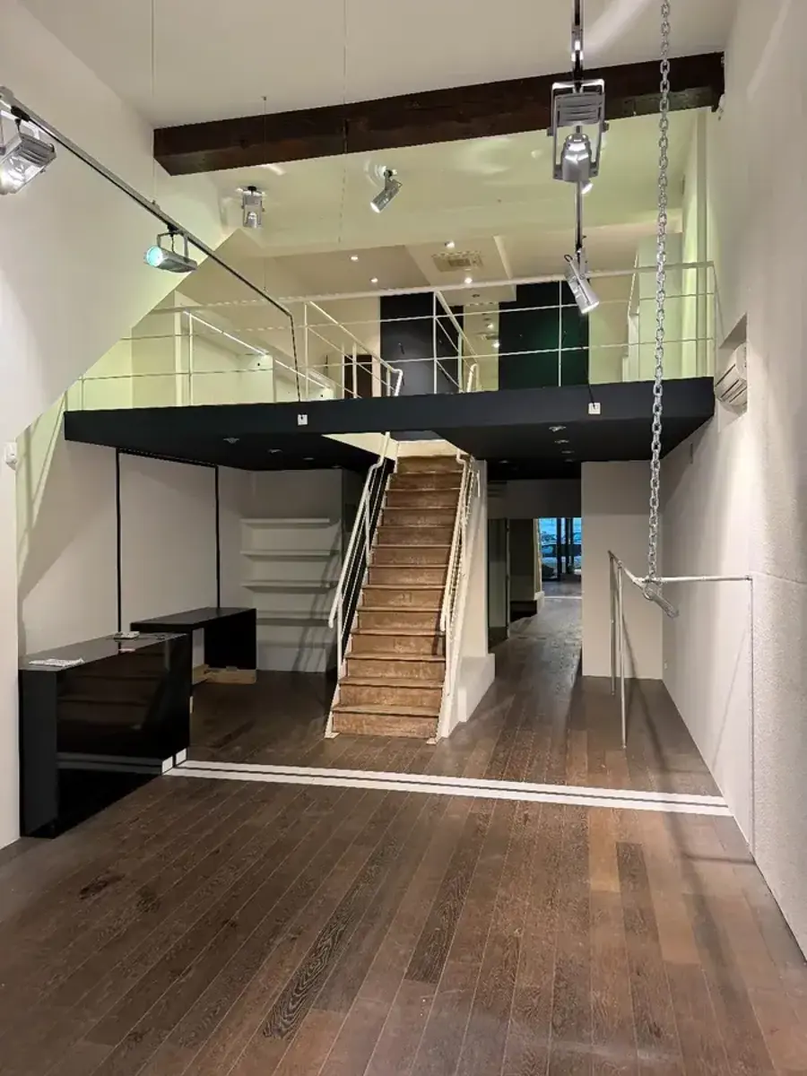 Commercial à louer à Louvain - photo 2