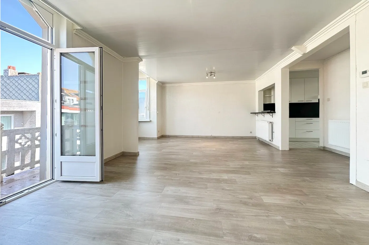 Prachtige interbellumwoning onderverdeeld in drie ruime appartementen (enkel eerste verdieping nog te koop) - foto 2