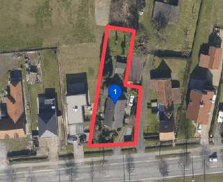 Te Koop: Centraal gelegen bouwperceel met sloopproject op toplocatie te Sijsele/DammeBent u op zoek naar een project met potentieel? Dit bouwperceel...