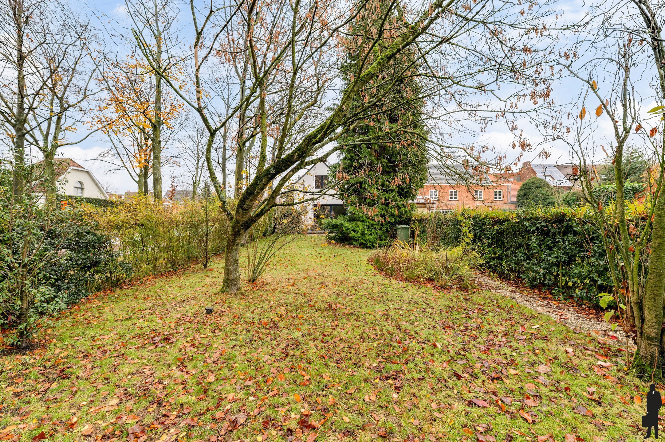 Gerenoveerde woning op ca. 520m2 met 3 slaapkamers en bureau - foto 5