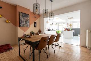 Moderne rijwoning met tuin en 3 slaapkamers.Deze rijwoning combineert authentieke elementen met modern wooncomfort en is ideaal voor wie op zoek is...