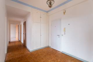 In het iconische gebouw 'AMBERES' stellen wij u graag een schitterend hoekappartement voor, gelegen op de 7de verdieping! Schitterend uitzicht op de...