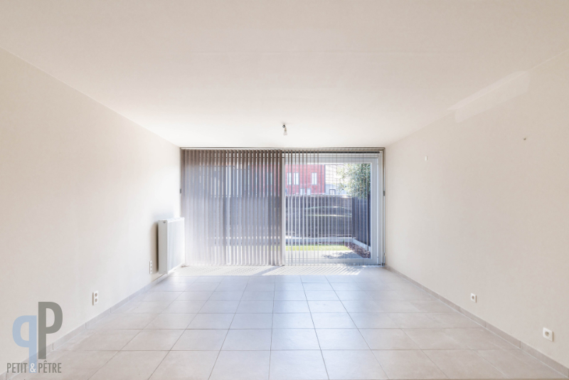 Recent 2-slaapkamerappartement met tuintje en afzonderlijke ingang - foto 5