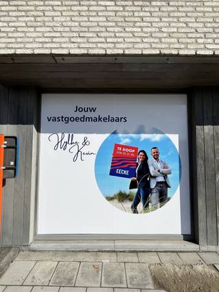 Spacieux immeuble commercial à quelques pas de la Grande PlaceSitué sur une route d'accès à Veurne- surface totale de 431 m²- belle largeur de façade...