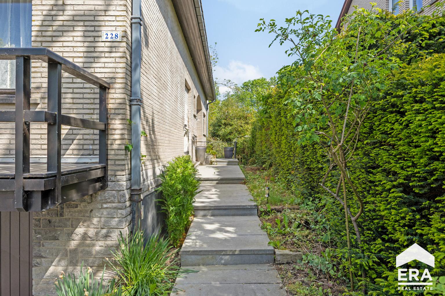 House for sale in Dilbeek with 6 bedrooms - photo 4