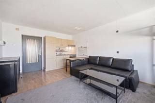 <p>Met veel plezier stellen wij u deze lichtrijke studio voor, gelegen in de Vanden Tymplestraat, een rustige zijstraat van de Diestsestraat. Dankzij deze centrale ligging bevindt u zich op wandelafstand van het station van Leuven, diverse supermarkten, universiteitscampussen en het bruisende stadscentrum.<br /><br />Deze te renoveren studio bevindt zich op de vijfde verdieping aan de achterzijde en beschikt over een aangenaam terras, waar u in alle rust kan genieten.<br /><br />Bent u op zoek naar een interessante investering of een eigen stek voor uzelf of uw studerende kinderen? Aarzel dan niet en maak vandaag nog een afspraak via 016 229 228 of office@connect-immo.be.<br /><br />EPC: 174 kWh/m2 - UC: 2744856 - label B<br />Wg-Gdv-Gvkr-Gvv</p>