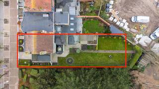 Charmante woning te koop met drie slaapkamers, garage en tuin in Nieuwpoort, Willem De Roolaan 21. Deze op te frissen woning is rustig gelegen...