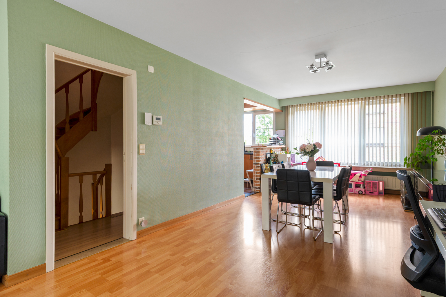 Huis te koop in Merksem met 4 slaapkamers - foto 3