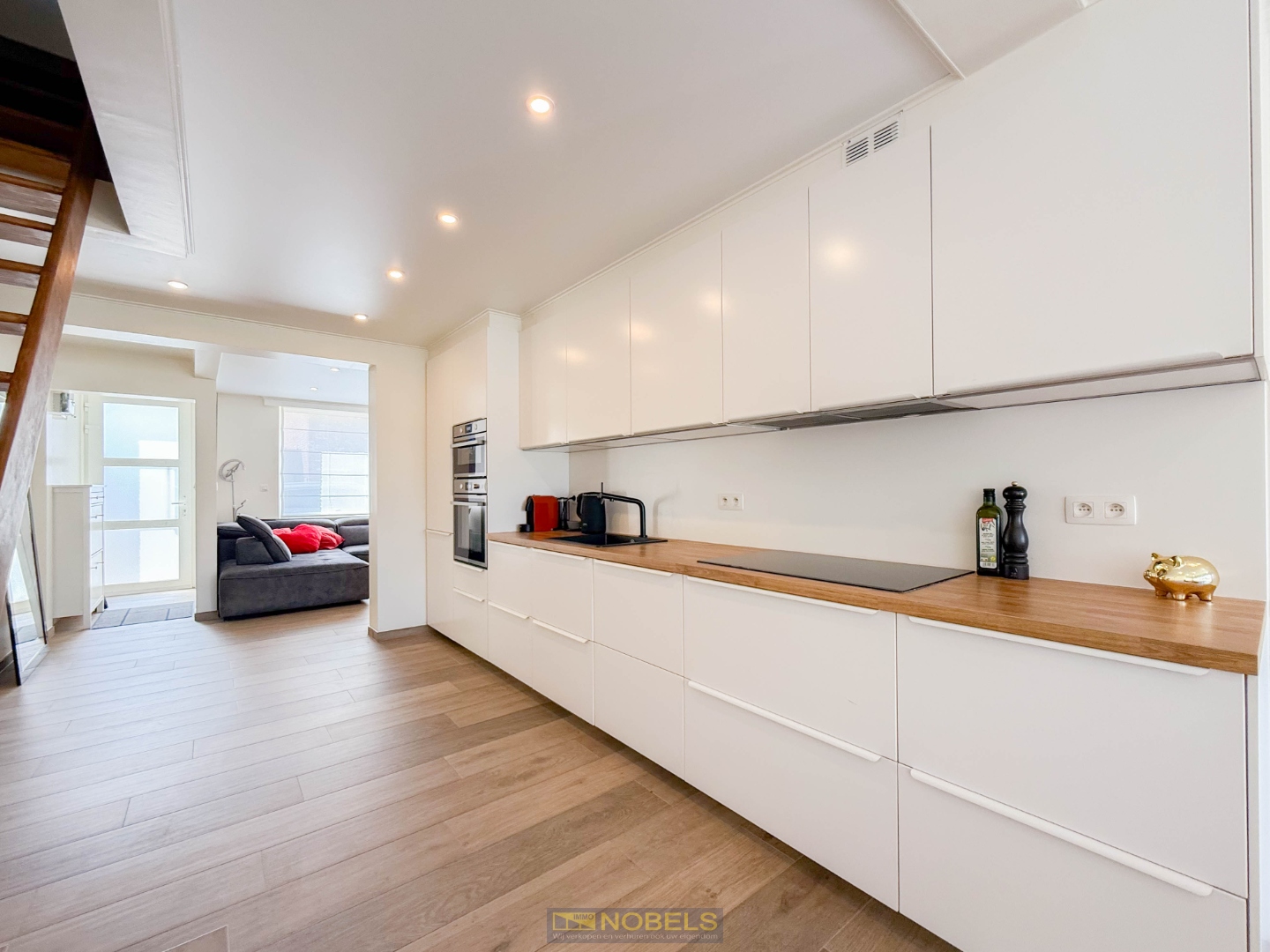 Te koop, recent gerenoveerde halfopen bebouwing met tuin en garage te Zingem - foto 1