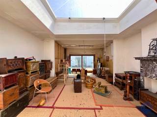 Informatie projectHet gebouw, gekend als woning met atelier en magazijn, is gelegen in de rustige en groene Cuylitsstraat die een zeer centrale...
