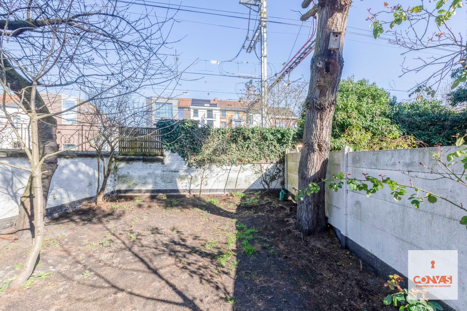 Gerenoveerde gezinswoning met 3 slaapkamers en tuin - foto 5