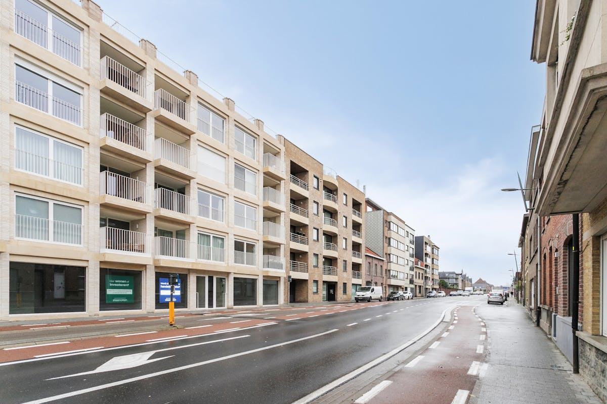 Office of approximately 155 m² centrally located in Ypres - photo 3