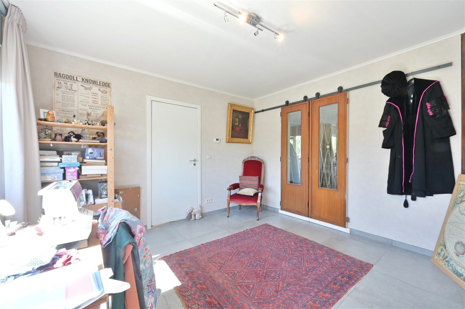 Instapklare open bebouwing met praktijkmogelijkheid, 3 à 4 slaapkamers en zonnige tuin - foto 3