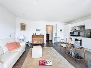 Découvrez ce charmant appartement calme et chaleureux, idéalement situé au cur de Ganshoren, parfait pour un premier achat ou comme...