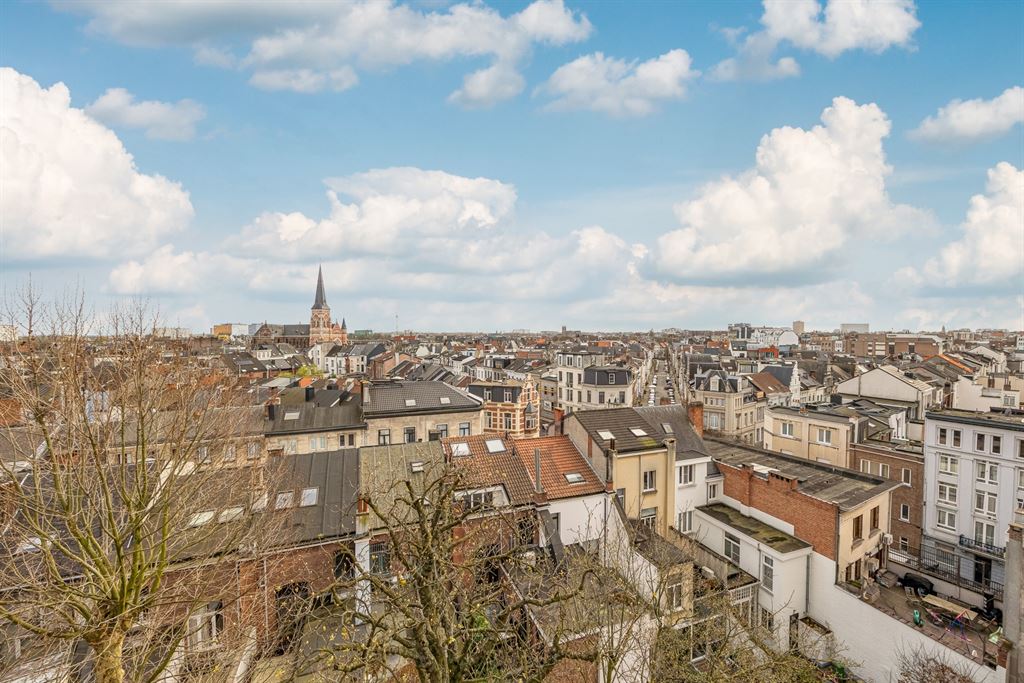 Kwalitatief gerenoveerd appartement met terras - foto 4