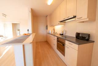 Op zoek naar een instapklaar appartement met extra comfort? Dan is dit gezellige appartement op de 1ste verdieping zeker een bezoek waard.Met een...