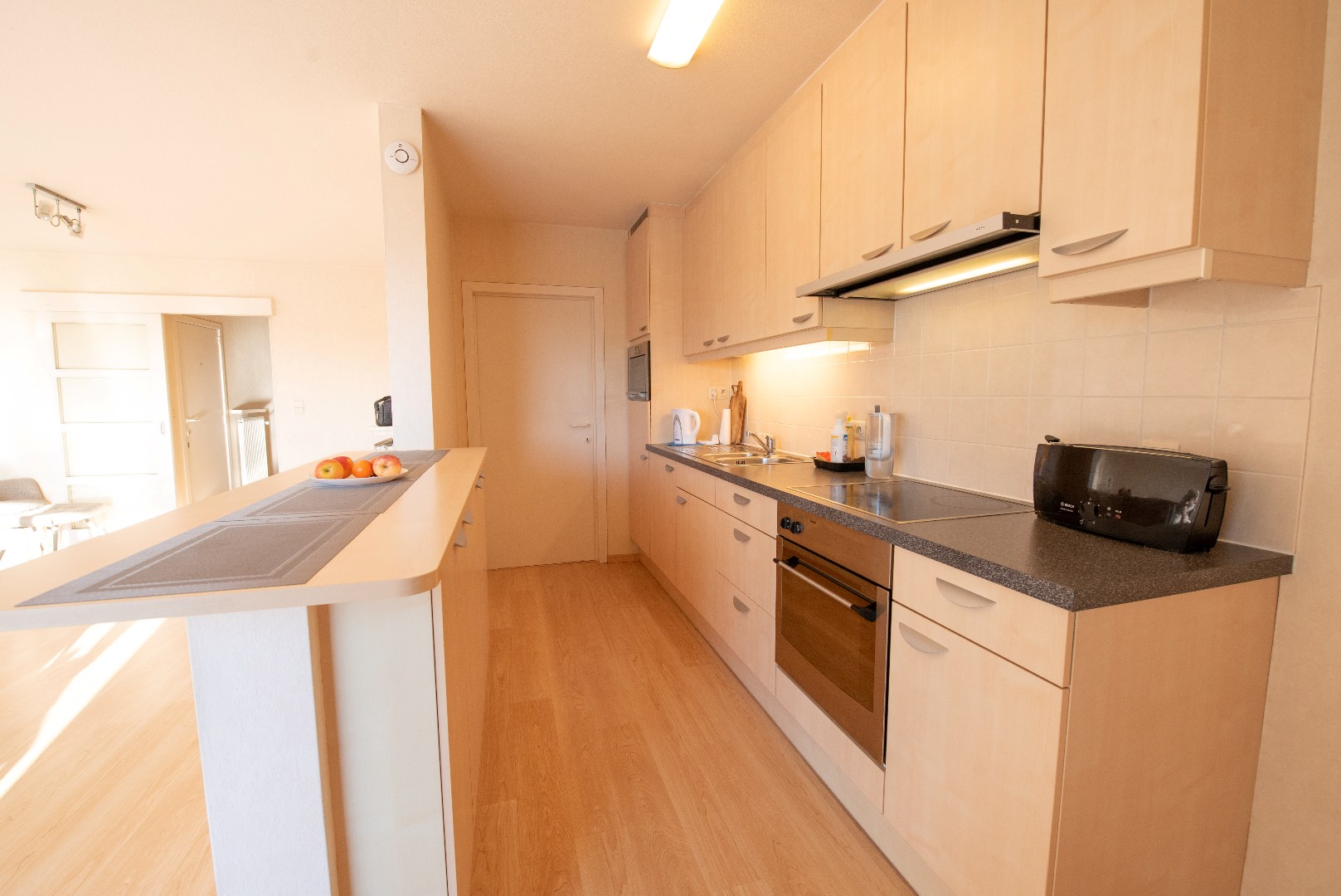 Verzorgd 2-slaapkamerappartement TE KOOP inclusief garage en autostaanplaats. - foto 3