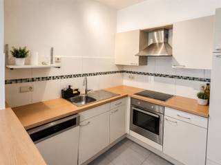 Well-located 2-bedroom apartment near Brusselpoort, Grote Markt, and Vrijbroekpark.The entryway leads to the living room, which features an open, fully equipped kitchen with a storage closet and an adjoining terrace.The two bedrooms are located at the rear of the apartment. There is also a separate toilet and a bathroom with a bathtub and sink.In the basement, you have access to a private parking space as well as a storage room.Available as of October 1, 2026