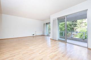 SINT-JAN-MOLENBEEK, wijk Machtens, in recent gebouw (2008), aangenaam appartement van ± 110 m² met terras van ± 17 m². Het is als volgt...