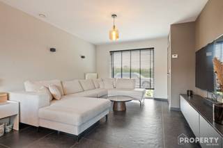 Topper!!! Move-in ready home in quiet location for sale!Layout: Entrance hall with guest toilet