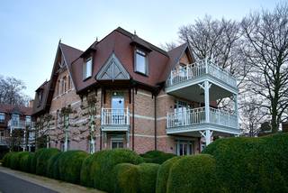 Exclusief wonen in hartje Schilde.In de dorpskern van Schilde, pal naast het gemeentehuis en het groene Park van Schilde, realiseerde Costermans...