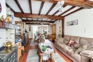 Op een uitstekende ligging te Heist, vlak bij alle commerciële voorzieningen, bevindt zich deze perfect onderhouden woning. De solide constructie...