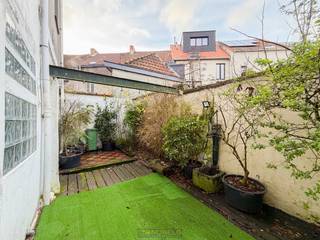 1ste bezoekdag zaterdag 7 februari! Inschrijven kan via www.nobels.be onder referentienummer 4240507.TE RENOVEREN STADSWONING met RUIME INPANDIGE...