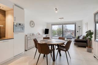 Te huur: verzorgd appartement in Willebroek, centraal gelegen nabij scholen, openbaar vervoer, park en treinstation.Dit éénslaapkamerappartement...