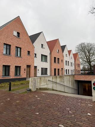 Garage à louer à Zoersel