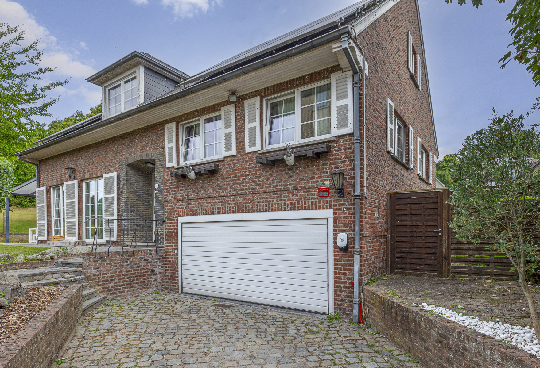 Instapklare villa met 4 slaapkamers, 2 bdks en mooi verzicht - foto 1