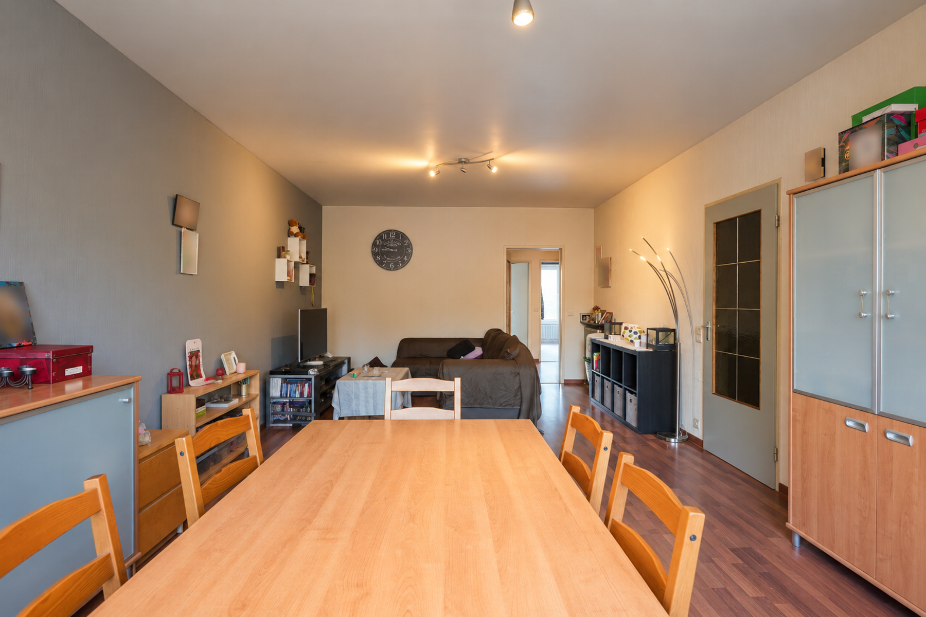Centraal gelegen instapklaar 2 slaapkamer appartement. - foto 5