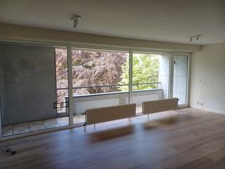 Het appartement is gelegen in Neerpelt centrum vlakbij winkels, scholen, horeca, ... Indeling:Inkomhal, woonkamer, keuken, berging, 2 slaapkamers,...