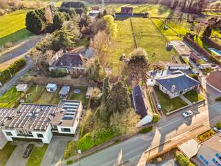 Projectgrond voor mogelijks 4 appartementen te Dilbeek gelegen in zone typologie 2. Mogelijkheid om de grond op te splitsen in 2 loten waar telkens...